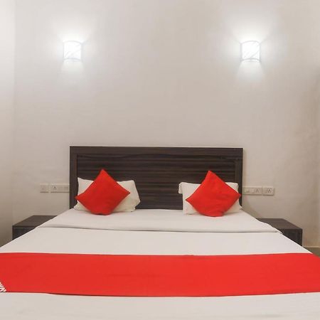 Oyo 45552 Central Hotel Кгаджураго Екстер'єр фото