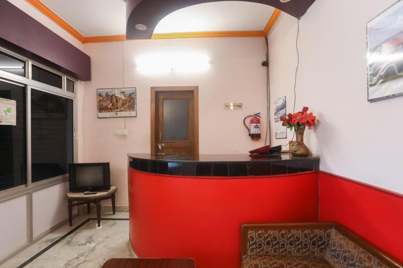 Oyo 45552 Central Hotel Кгаджураго Екстер'єр фото
